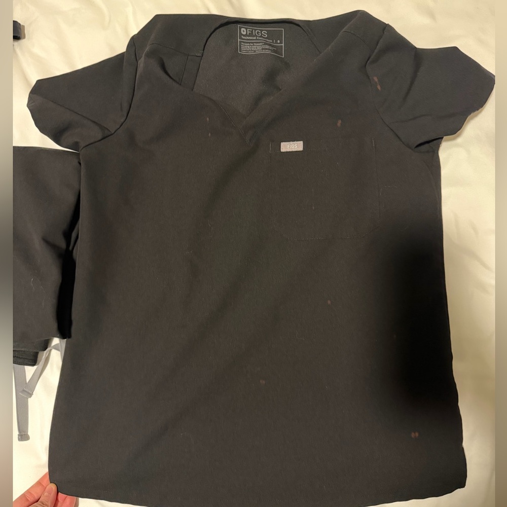 Size small shirt and small tall Kade pant